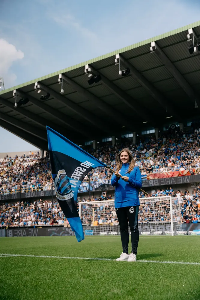 Oplopertje, Vlaggenzwaaier of High Five Hero