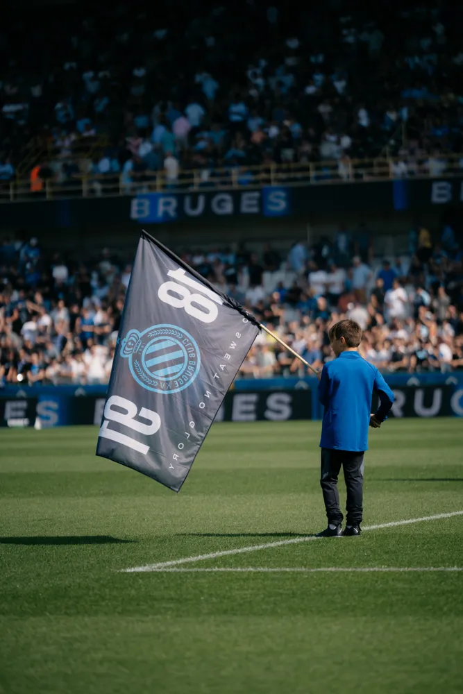 Oplopertje, Vlaggenzwaaier of High Five Hero