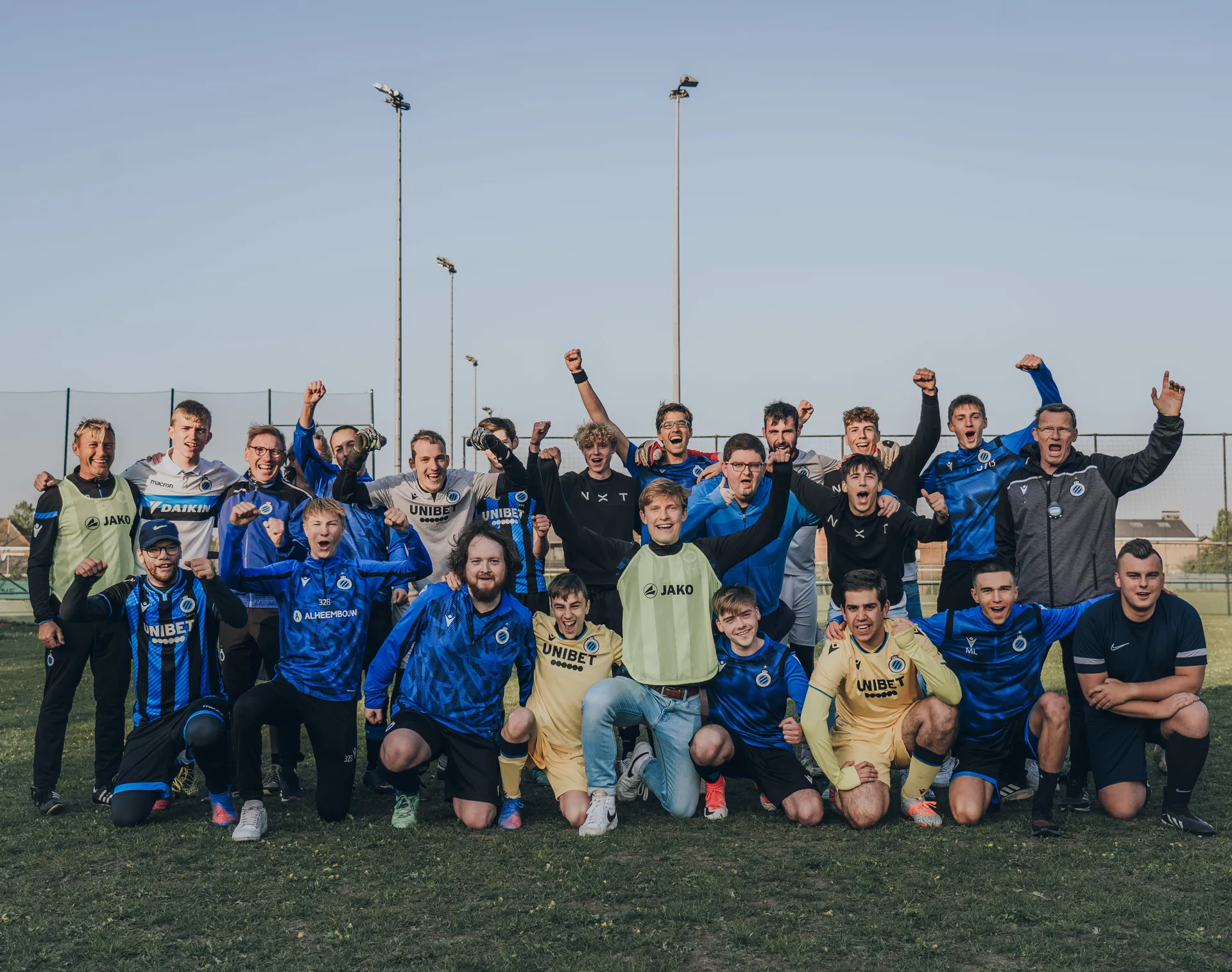 <strong></strong><strong>Voetbal</strong>ploegen
