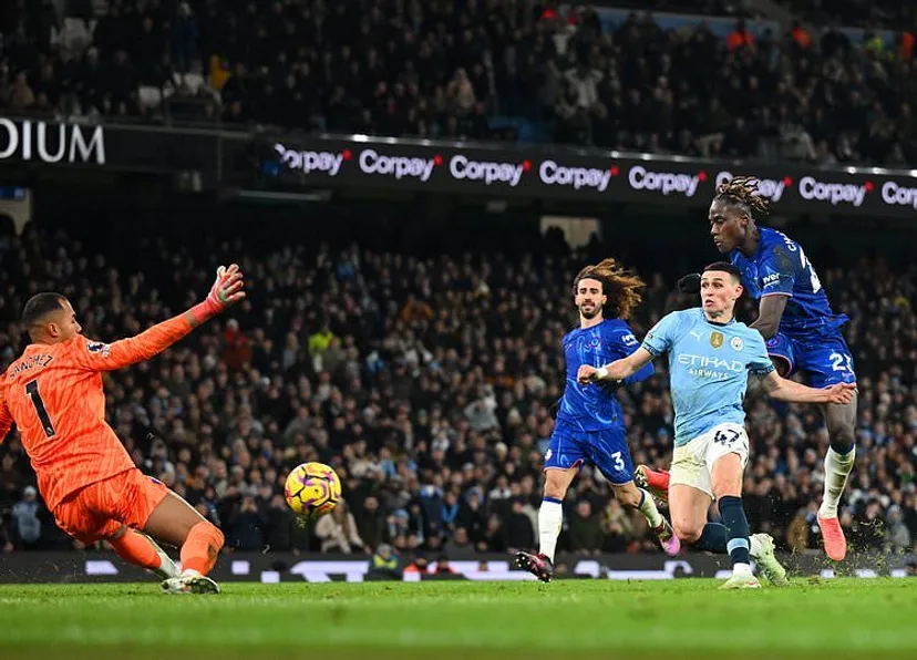 Man City wint met 3-1 van Chelsea