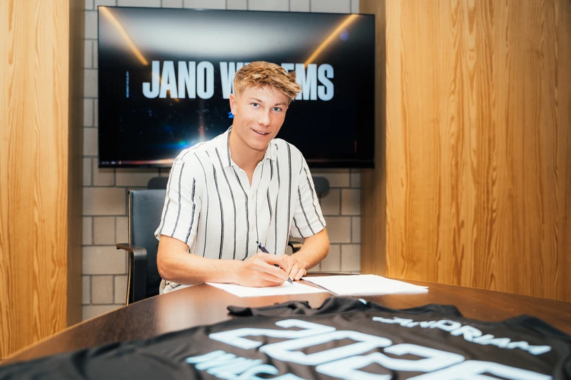 Jano Willems verlengt zijn contract tot 2026 bij Blauw-Zwart