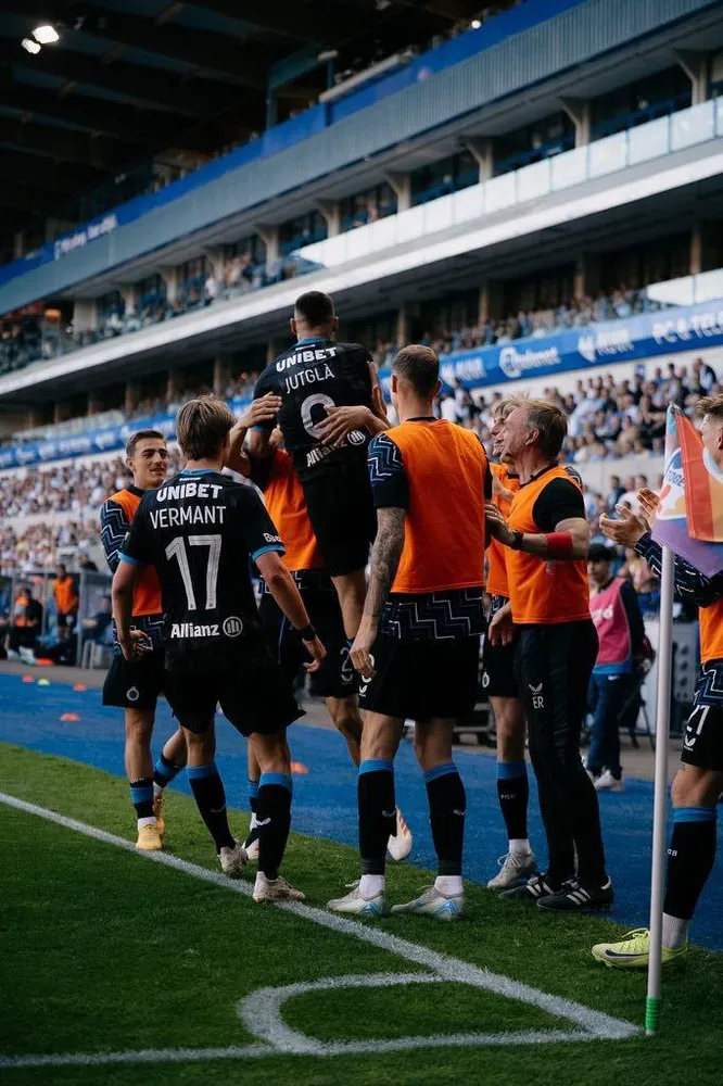 Blauw-Zwart pakt de volle buit mee uit de Cegeka Arena!