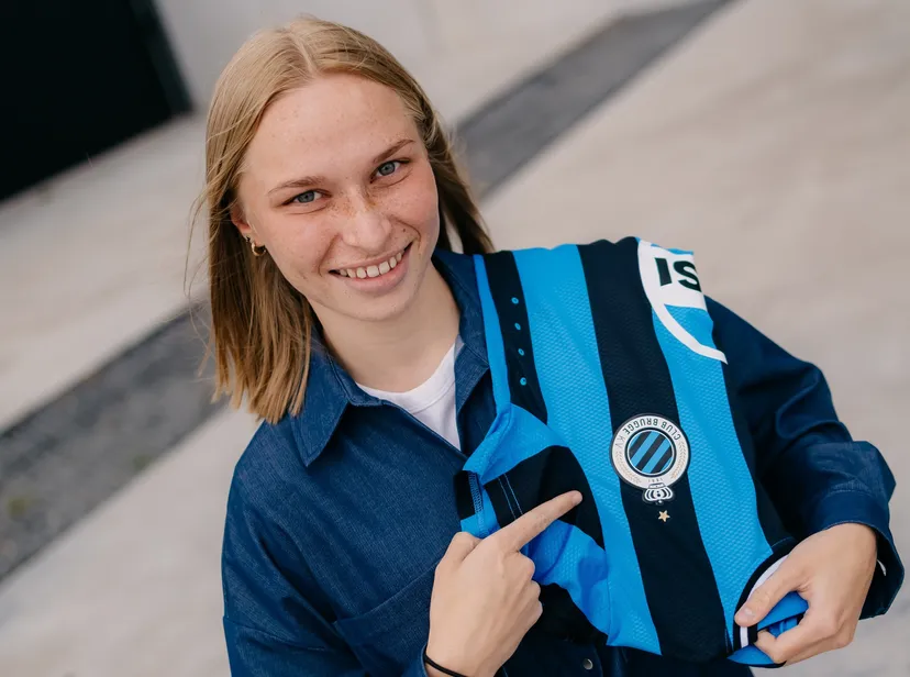 Esmée Dejonckheere verlengt bij Club YLA tot 2027