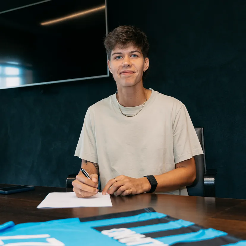 Isabelle Iliano verlengt bij Club YLA