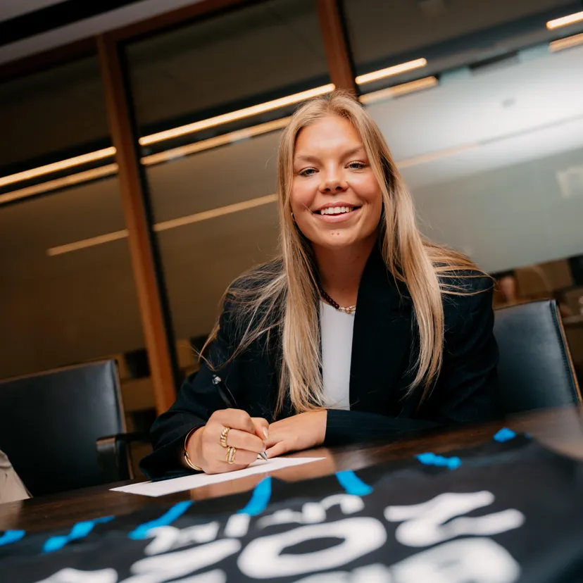 Amy Littel verlengt tot 2028 bij Club YLA