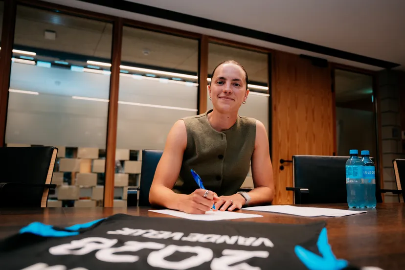 Chloé Vande Velde extends to 2028 at Club YLA