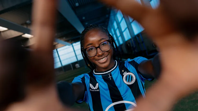 Véronique Zang Bikoula signs with Club YLA