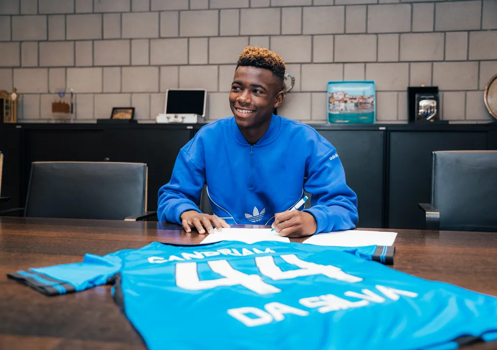 Jessi Da Silva tekent eerste contract bij Club NXT | Club Brugge